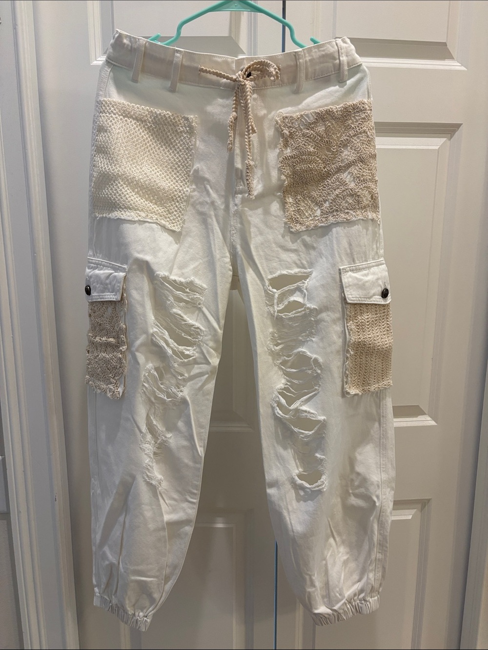 POL White Distressed Cargo jogger Jeans with Crochet Patches